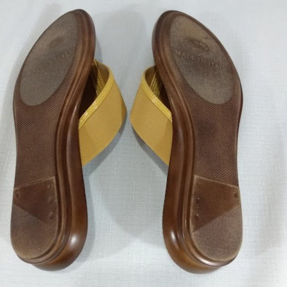 Flip flop sandals with gold tone accented  with silver tone studs and rhinestone - Picture 2 of 4